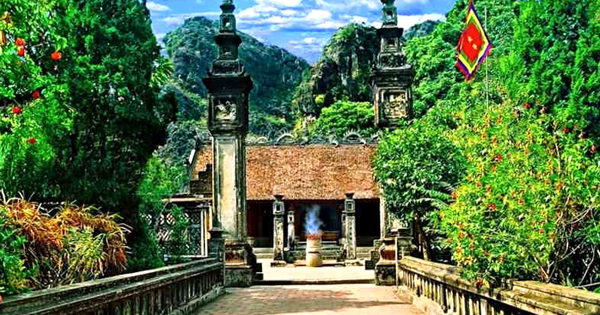 Trang An vs Tam Coc Which Boat Ride Should You Choose? Ninh Binh Vietnam