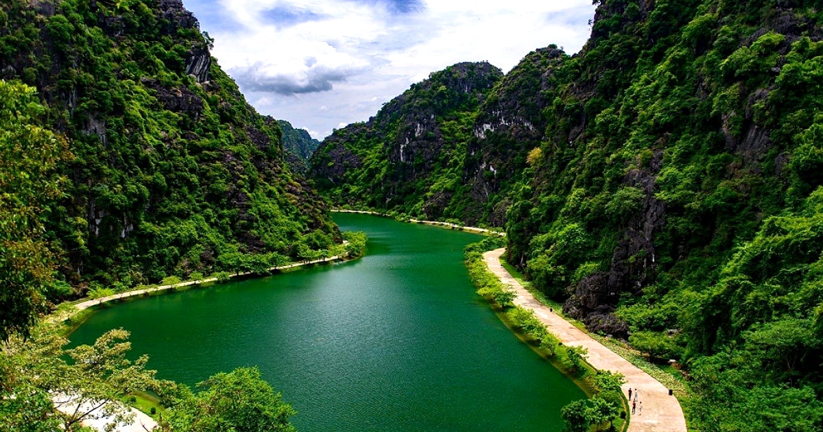 Thung Nham Bird Garden Thousands of Birds, Caves Boat Rides Ninh Binh Vietnam