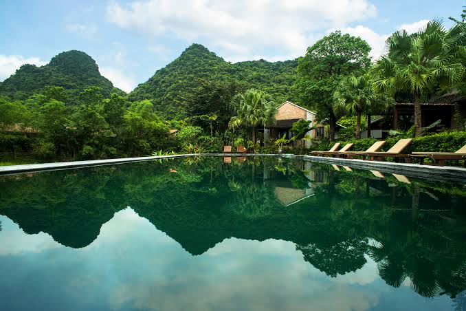 Luxury resort lakeside view Ninh Binh