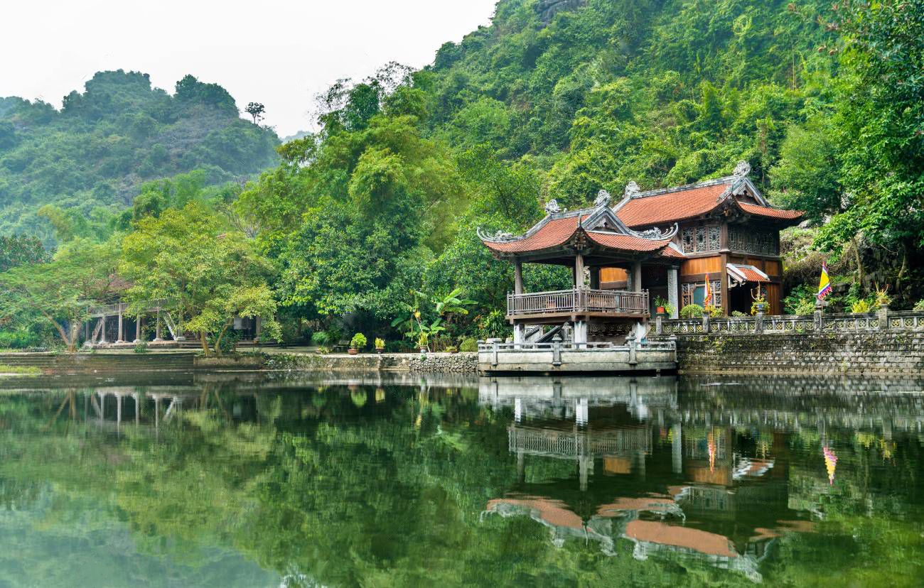 Ninh Binh Hiking Trails 2026 Beyond the Mua Cave Steps - trekking landscape